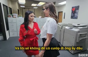 Nam nhân viên "liều mạng" bóp nữ vú trưởng phòng trong giờ nghỉ trưa