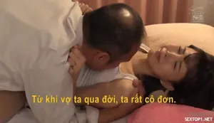 Gã chồng ngủ say, người vợ mò lên gác mút cây hàng con trai chồng
