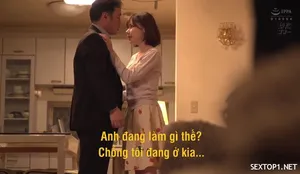Sự kết hợp hoàn hảo giữa lụa màu da thịt và giày cao gót tạo nên vẻ đẹp cổ điển cho nữ thần